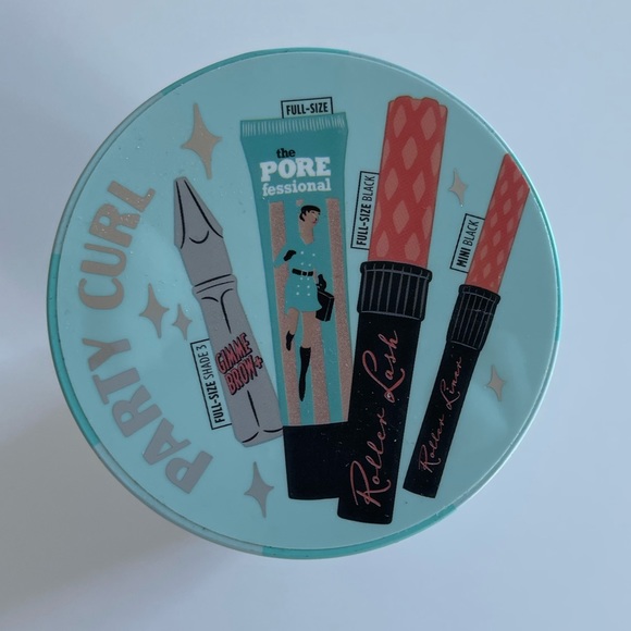 Benefit Cosmetics gift set with eyeliner, primer, brow gel and mascara - Picture 2 of 2